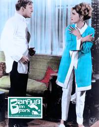 Кадр Босиком по парку