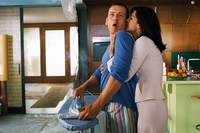 Кадр По ту сторону кровати