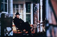 Кадр Нужные вещи