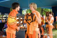 Кадр Зажги этим летом!