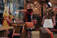 Кадр Две девицы на мели