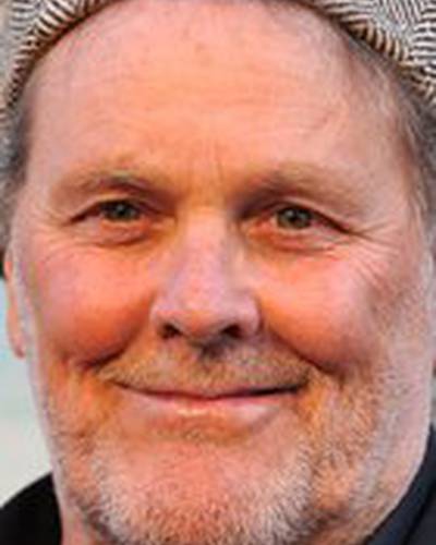 Уингз Хаузер фото