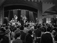 Кадр Завоевать город