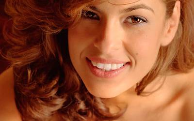 Ева Мендес в неглиже