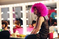 Кадр Восток против Запада