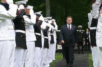 Кадр Западное крыло