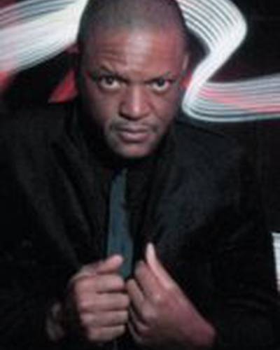 Лорни Хьюз фото