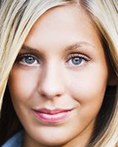 Сара Кинли фото