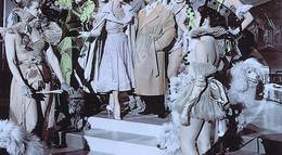 Кадр из фильма "Апрель в Париже" - 1