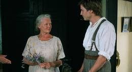 Кадр из фильма "Дамы в лиловом" - 2