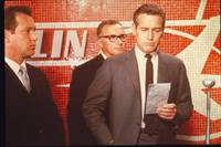 Кадр Разорванный занавес