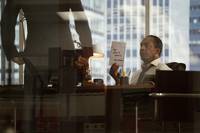 Кадр Белый воротничок