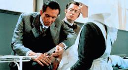 Кадр из фильма "На грани безумия" - 1