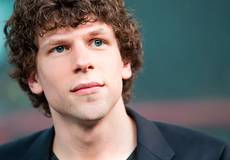 Джесси Айзенберг вольется в «Американскую семейку»