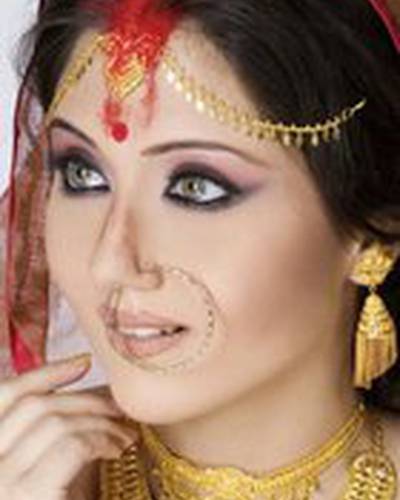 Свастика Мукхерджи фото