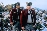 Кадр Вооружены и опасны