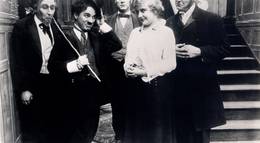 Кадр из фильма "Бегство в автомобиле" - 1