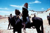 Кадр Безумный Макс 3: Под куполом грома