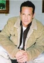 Джош Холлэнд фото