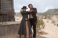 Кадр Джейн берет ружье