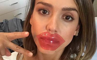 Звезды в соцсетях: накладные губы, еда МакКонахи и музейный Кевин Спейси