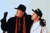 Кадр Оставайтесь с нами