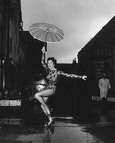 Лесли Карон фото