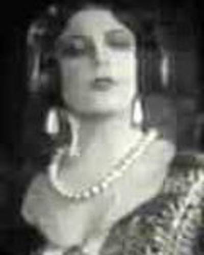 Стелла Де Лэнти фото