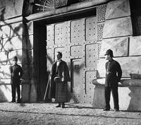 Кадр Добрые сердца и короны