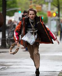 Кадр Жутко громко и запредельно близко