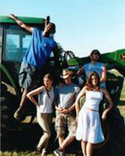 Джошуа Харто фото