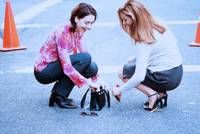 Кадр Целуя Джессику Стейн