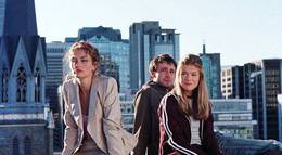 Кадр из фильма "Мертвые, как я" - 2