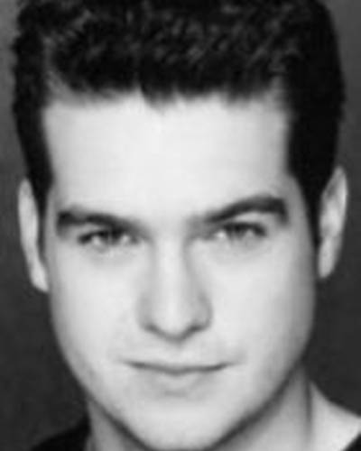 Захари Беннетт фото