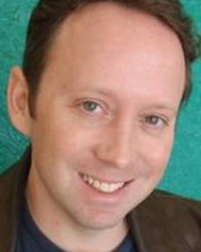 Оливер Робинс фото