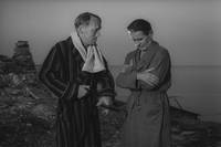 Кадр Сквозь тёмное стекло