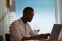 Кадр 50 оттенков черного