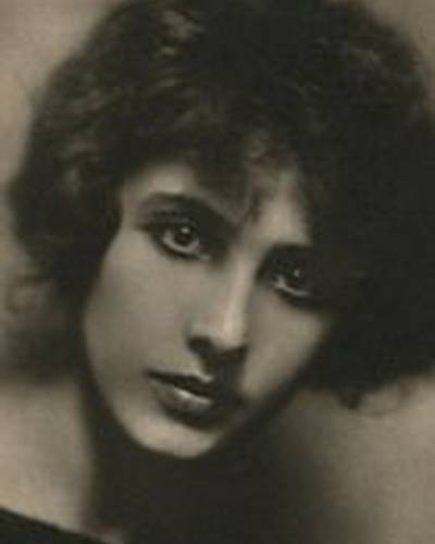 Henriette Bonard фото