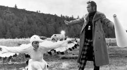 Кадр из фильма "Даже девушки-ковбои иногда грустят" - 1