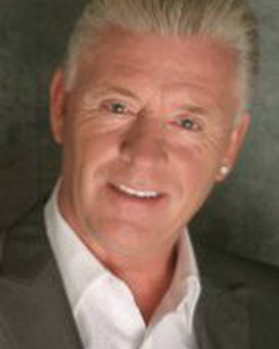 Derek Acorah фото