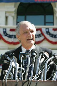 Кадр Западное крыло