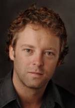 Бретт Казинс фото