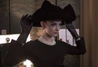 Кадр Ив Сен Лоран