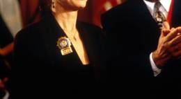 Кадр из фильма "Секретная жизнь моего мужа" - 1