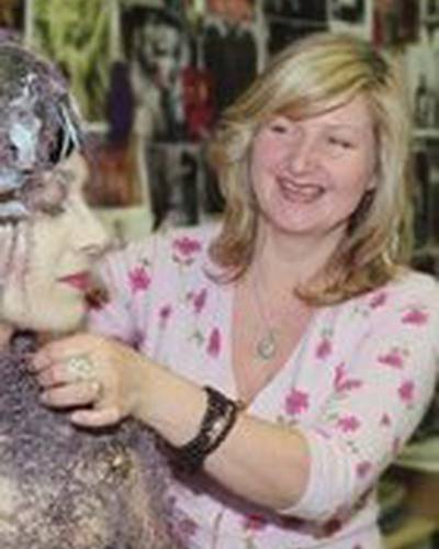 Мона Мэй фото