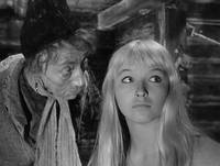 Кадр Колдунья