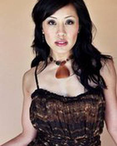 Никки Туазон фото