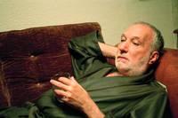 Кадр Одна девушка на двоих