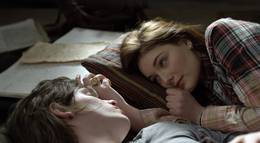 Кадр из фильма "Таймлесс. Рубиновая книга" - 2