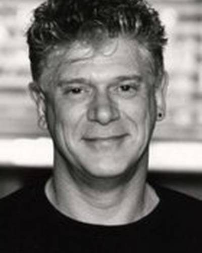 Дж. Питер Робинсон фото